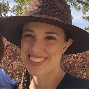 Meet your Posher, Laura